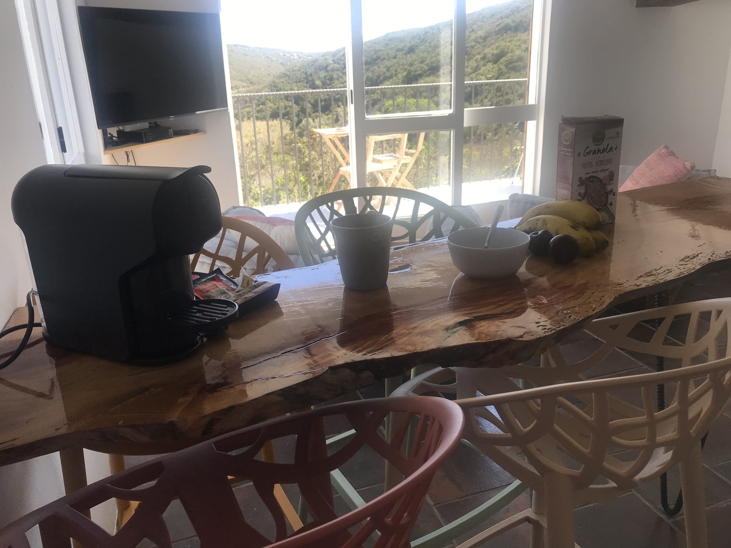 MAR - breakfast table