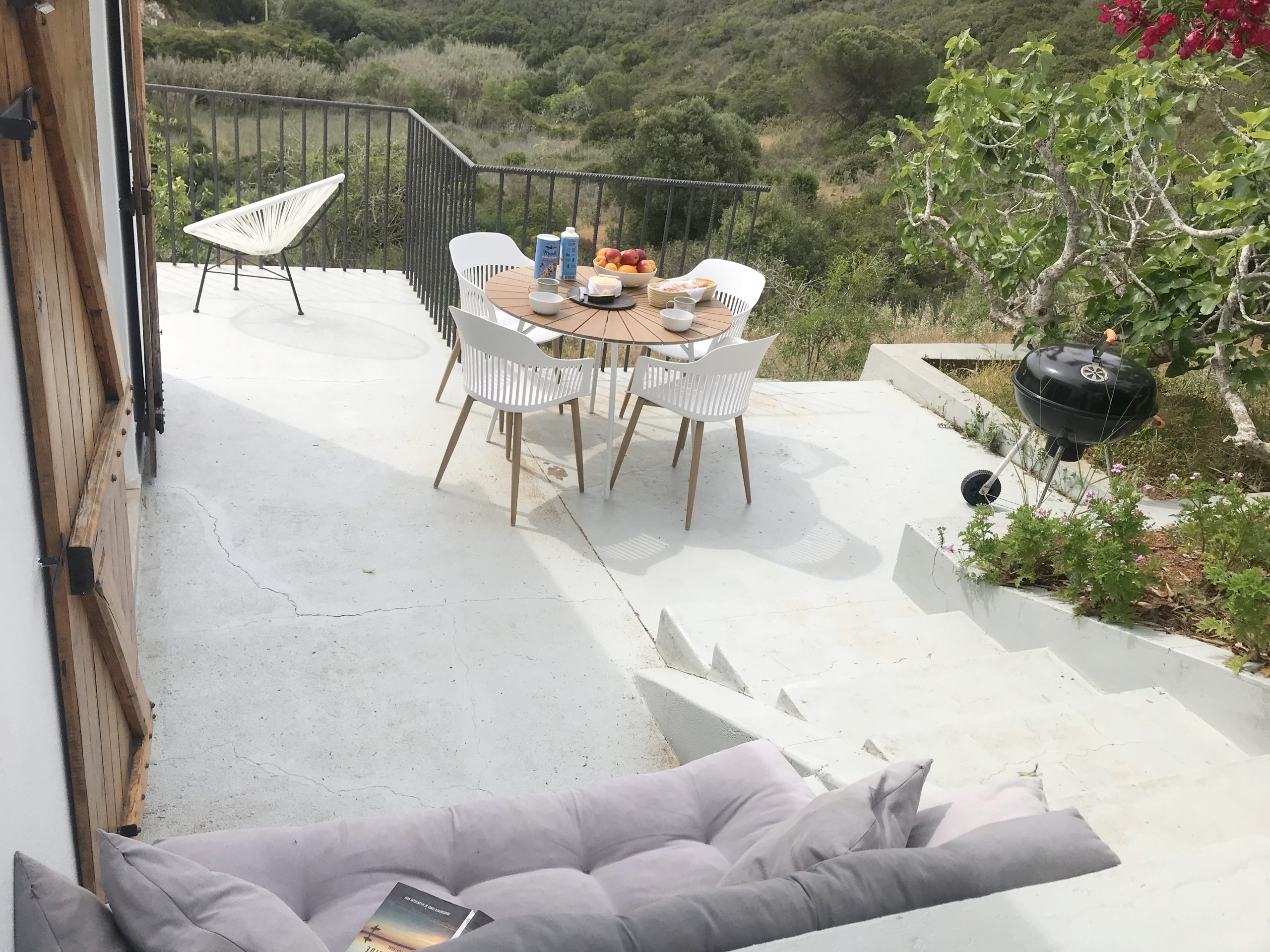 SOL - balcony - table + lounge